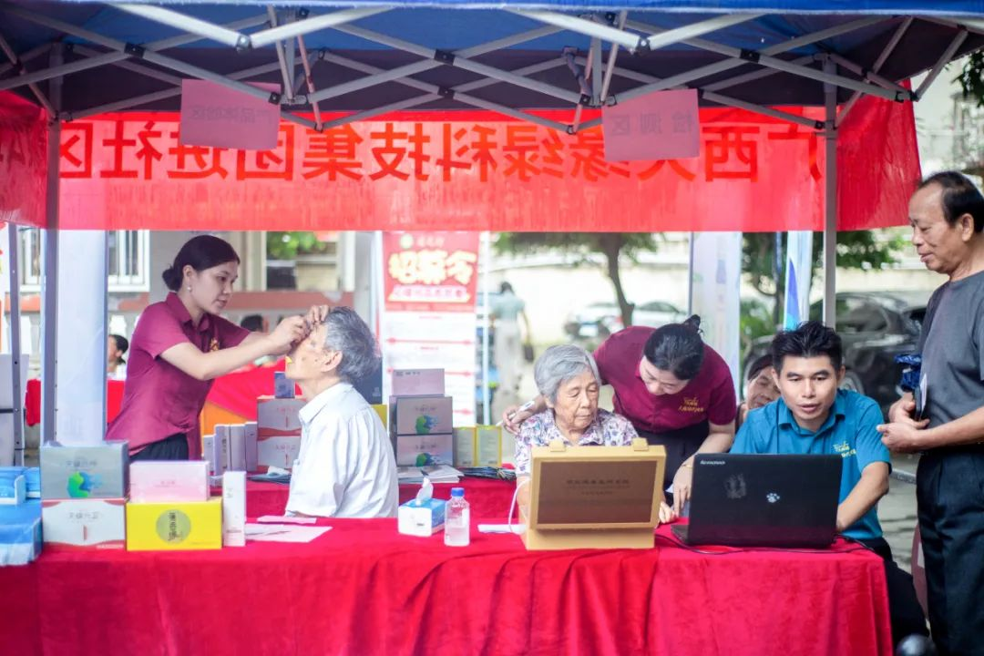 廣西電視臺鏡頭下的健康守護：天緣綠健康科普進社區，三伏惠民暖人心